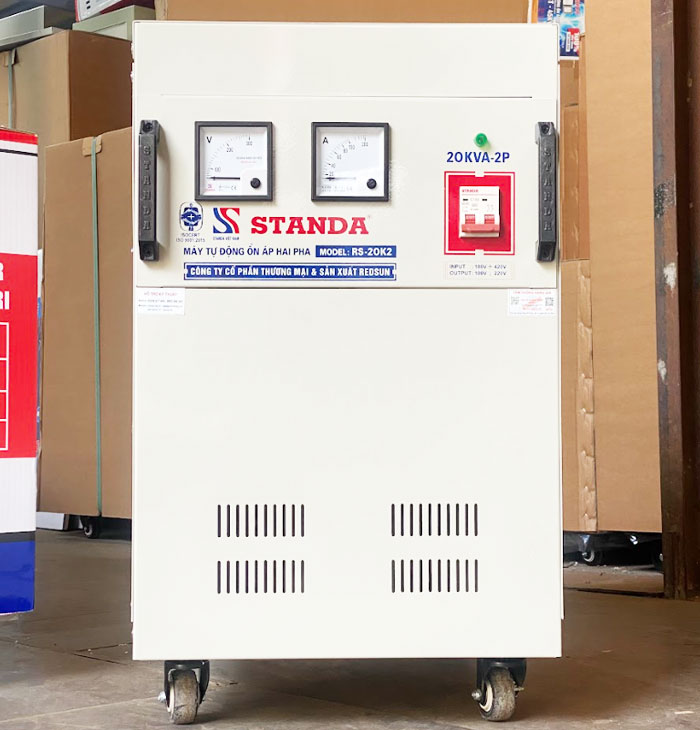 ổn áp Standa 30KVA 2 pha lửa dây đồng mặt trước máy