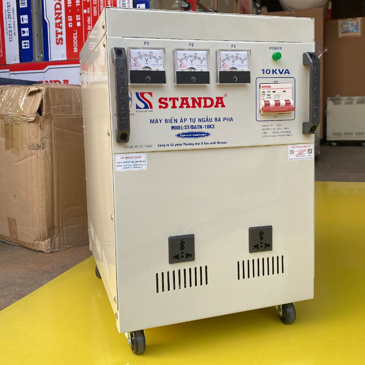 Ảnh máy biến áp tự ngẫu Standa 10KVA mặt nghiêng của máy Ảnh máy biến áp tự ngẫu Standa 10KVA mặt nghiêng của máy