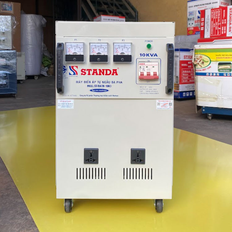 ảnh máy biến áp tự ngẫu Standa 10KVA mặt trước máy ảnh máy biến áp tự ngẫu Standa 10KVA mặt trước máy