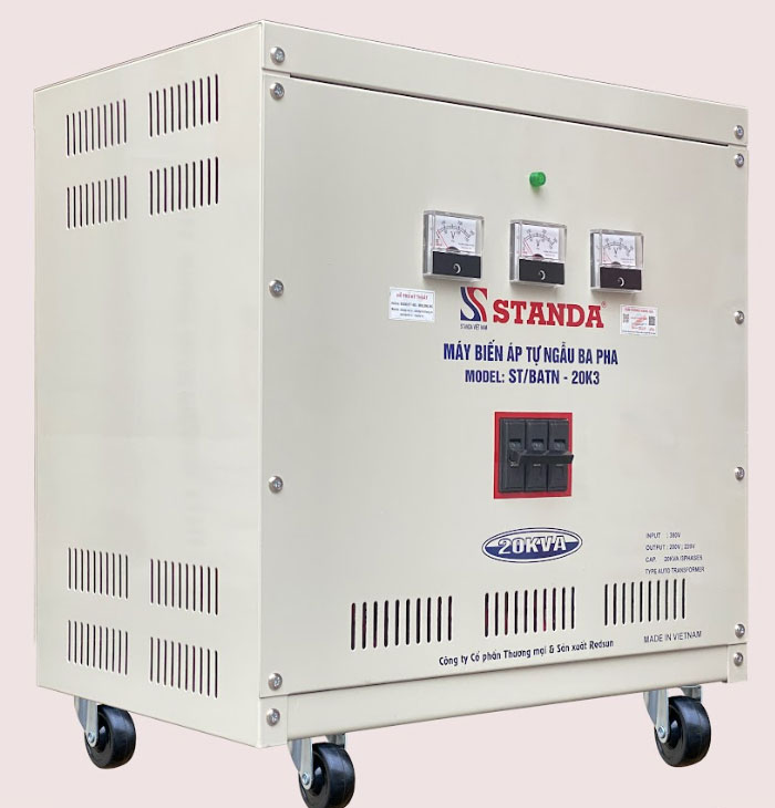 máy biến áp tự ngẫu Standa 20KVA mặt nghiêng của máy 