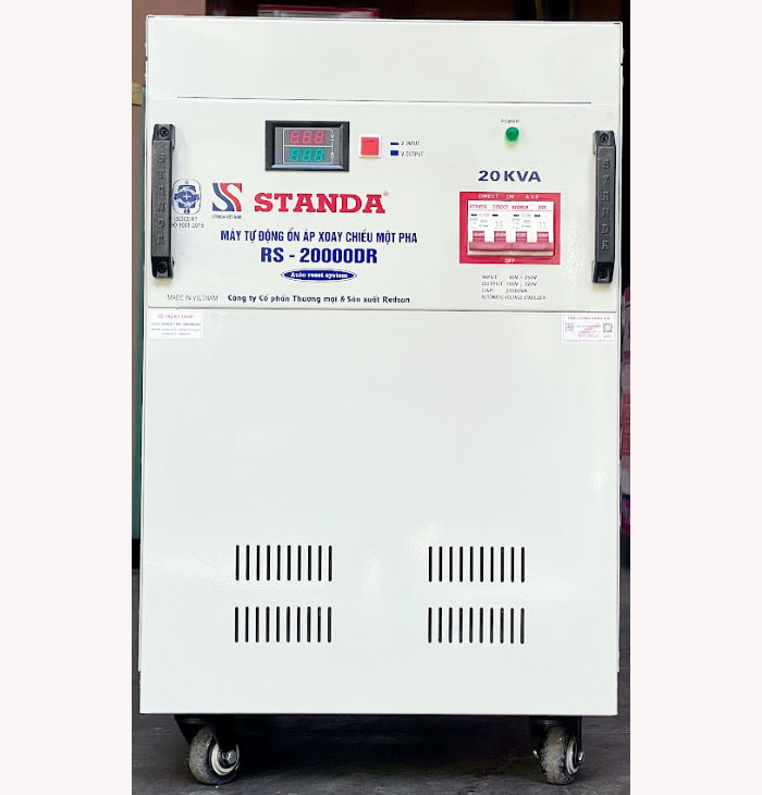 Ổn áp Standa 20KVA dải 90V - 250V nặt trước máy