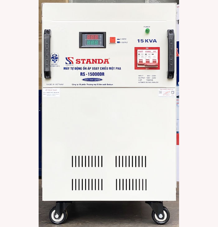 Ổn áp Standa 15KVA DR dây đồng siêu bền bỉ chất lượng tốt mặt trước của máy