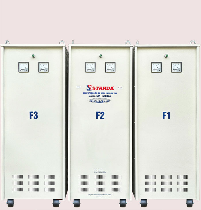 ổn áp Standa 500KVA 3 pha mặt trước máy 