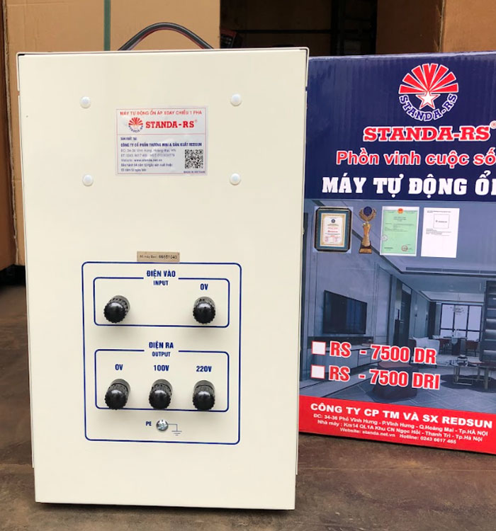 ổn áp Standa 7.5KVA mặt sau của máy dây đồng siêu bền bỉ