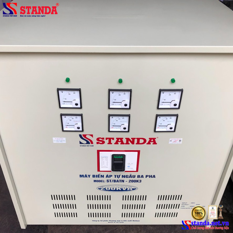 Hình ảnh biến áp tự ngẫu Standa 200KVA dải điện áp 380V - 220V -200V mặt sau của máy 