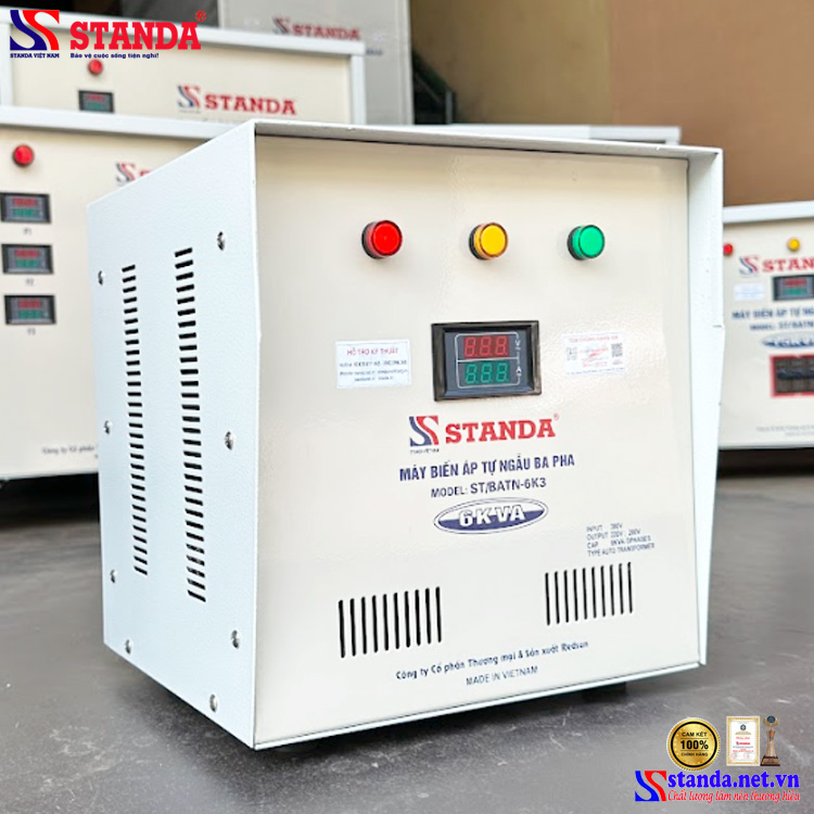 máy biến áp tự ngẫu STanda 6KVA mặt nghiêng của máy - nghiêng phải 