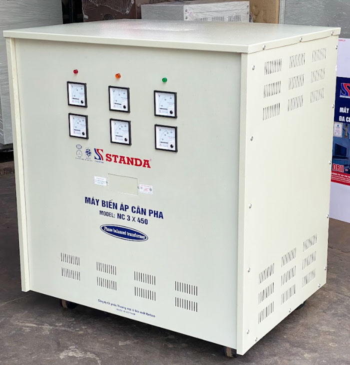 Biến áp cân pha Standa 3x450 mặt nghiêng của máy Biến áp cân pha Standa 3x450 mặt nghiêng của máy