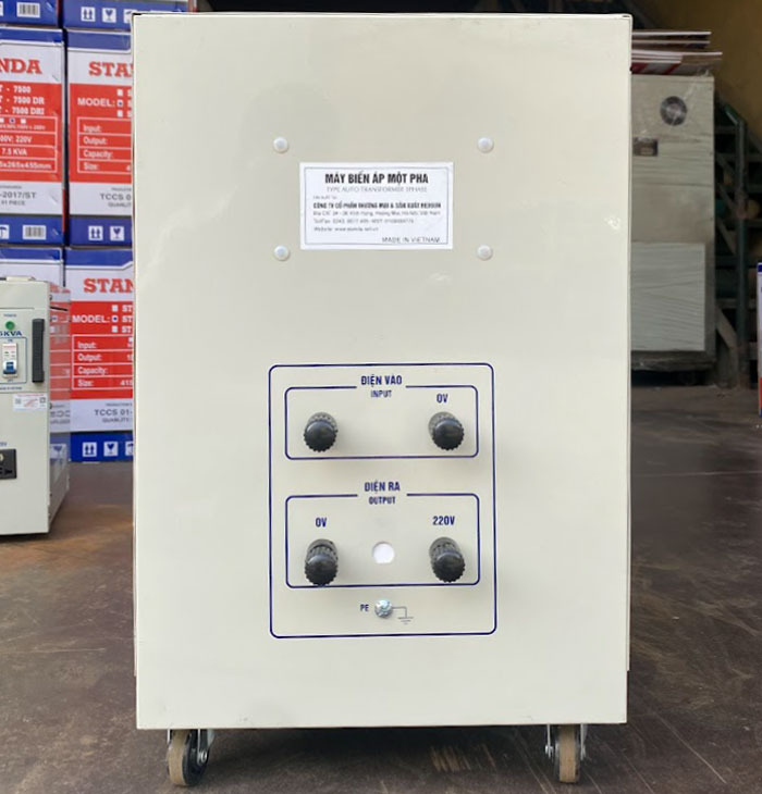 máy biến áp tự ngẫu Standa 11KVA 3pha mặt sau của máy 