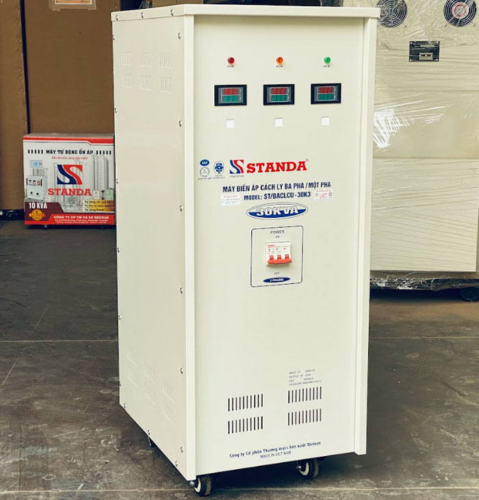 Ảnh biến áp cách ly Standa 3 pha dùng cho điện áp năng lượng mặt trời giá rẻ
