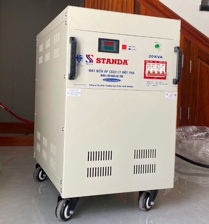 biến áp cách ly Standa 20KVA điện áp 220K-230K mặt trước của máy biến áp cách ly Standa 20KVA điện áp 220K-230K mặt trước của máy