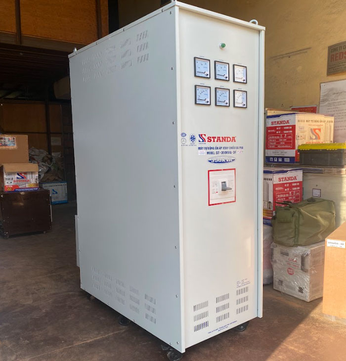 ổn áp Standa 350KVA mặt nghiêng của máy siêu bền bỉ ổn áp Standa 350KVA mặt nghiêng của máy siêu bền bỉ