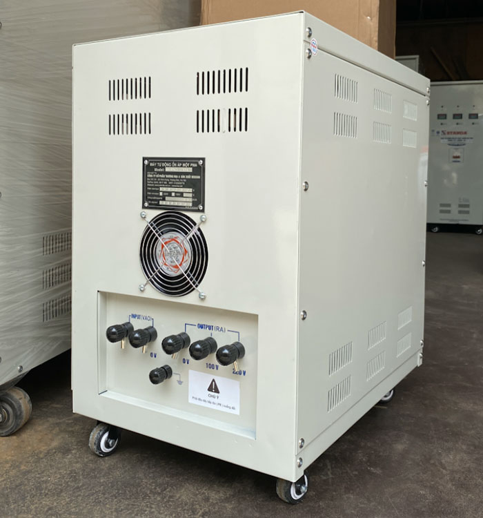 Ảnh máy tự động ổn áp Standa 15KVA dải 150V -250V dây đồng Ảnh máy tự động ổn áp Standa 15KVA dải 150V -250V dây đồng