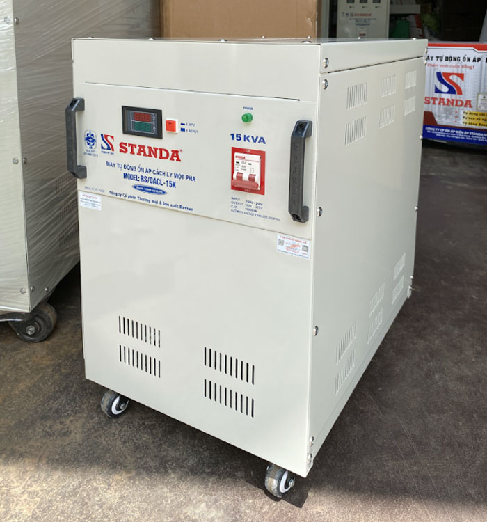 Ảnh máy tự động ổn áp standa 20kva điện áp 150V -250V mặt nghiêng Ảnh máy tự động ổn áp standa 20kva điện áp 150V -250V mặt nghiêng