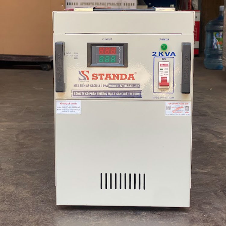 ảnh may biến áp cách ly Standa 2KVA dây đồng siêu bền bỉ 