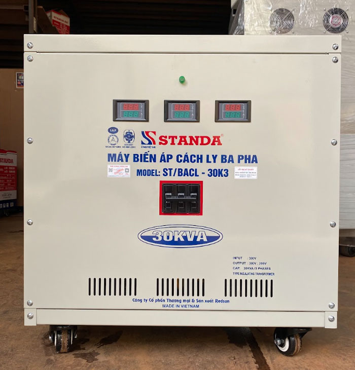 ảnh biến áp cách ly Standa 3 pha dây đồng siêu bền bỉ chất lượng cao 