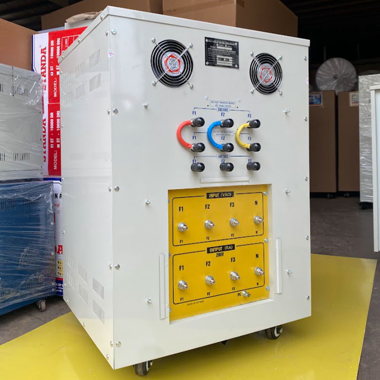 Máy biến áp tự ngẫu Standa 3 pha dây đồng siêu bền bỉ chất lượng cao mặt sau máy Máy biến áp tự ngẫu Standa 3 pha dây đồng siêu bền bỉ chất lượng cao mặt sau máy