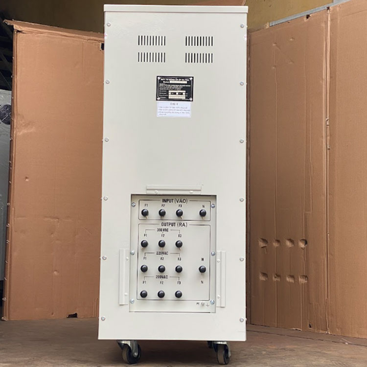 Hình ảnh máy ổn áp STanda 30KVA - cách lắp đặt máy mặt sau của máy Hình ảnh máy ổn áp STanda 30KVA - cách lắp đặt máy mặt sau của máy