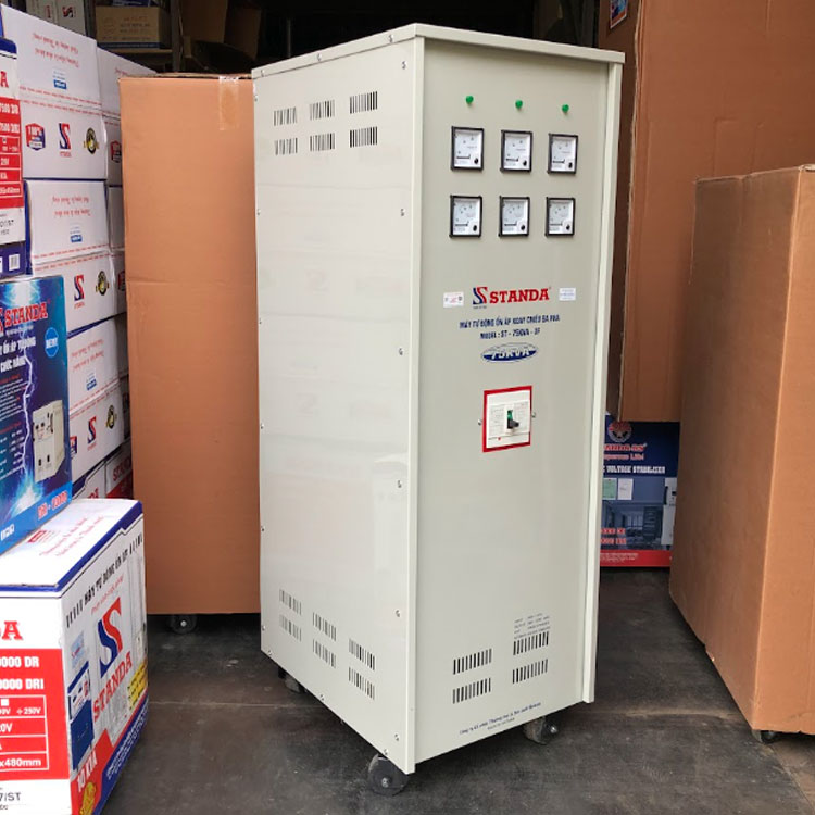 Hỉnh ảnh máy tự động ổn áp Standa 3 pha 75KVA - các lưu ý khi lắp đặt máy Hỉnh ảnh máy tự động ổn áp Standa 3 pha 75KVA - các lưu ý khi lắp đặt máy