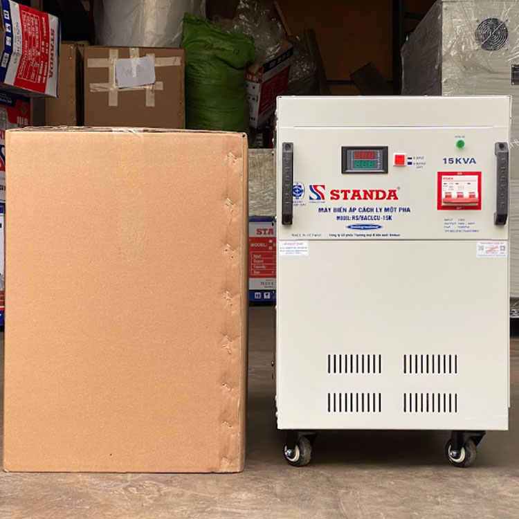 máy biên áp cách ly Standa 15KVA dây đồng siêu bên bỉ mặt trước máy máy biên áp cách ly Standa 15KVA dây đồng siêu bên bỉ mặt trước máy