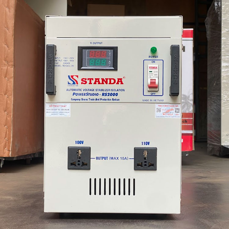 ổn áp cách ly Standa 2KVA mặt trước của máy dây đồng